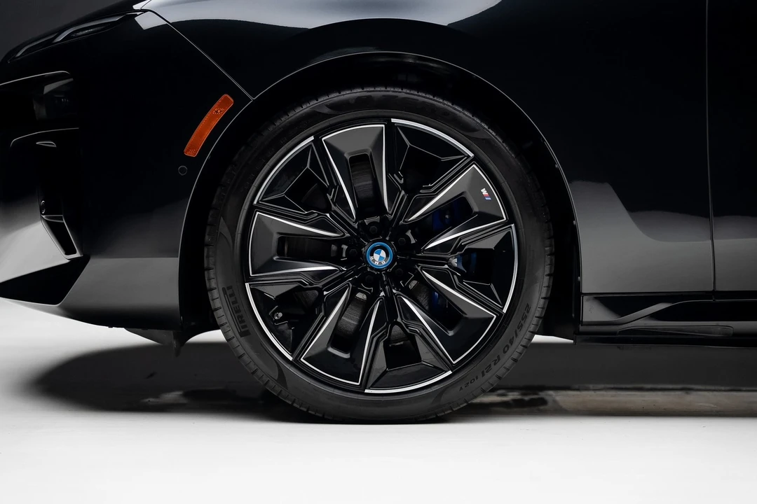 2023 BMW G70 7 Series - Image 18 of 21
