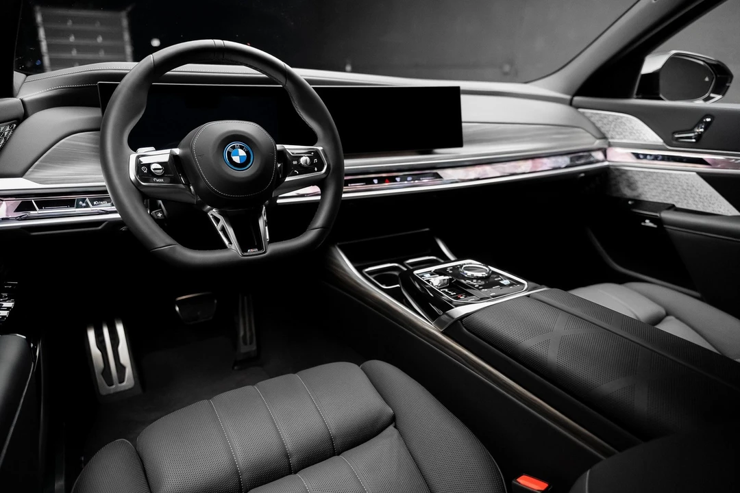 2023 BMW G70 7 Series - Image 2 of 21