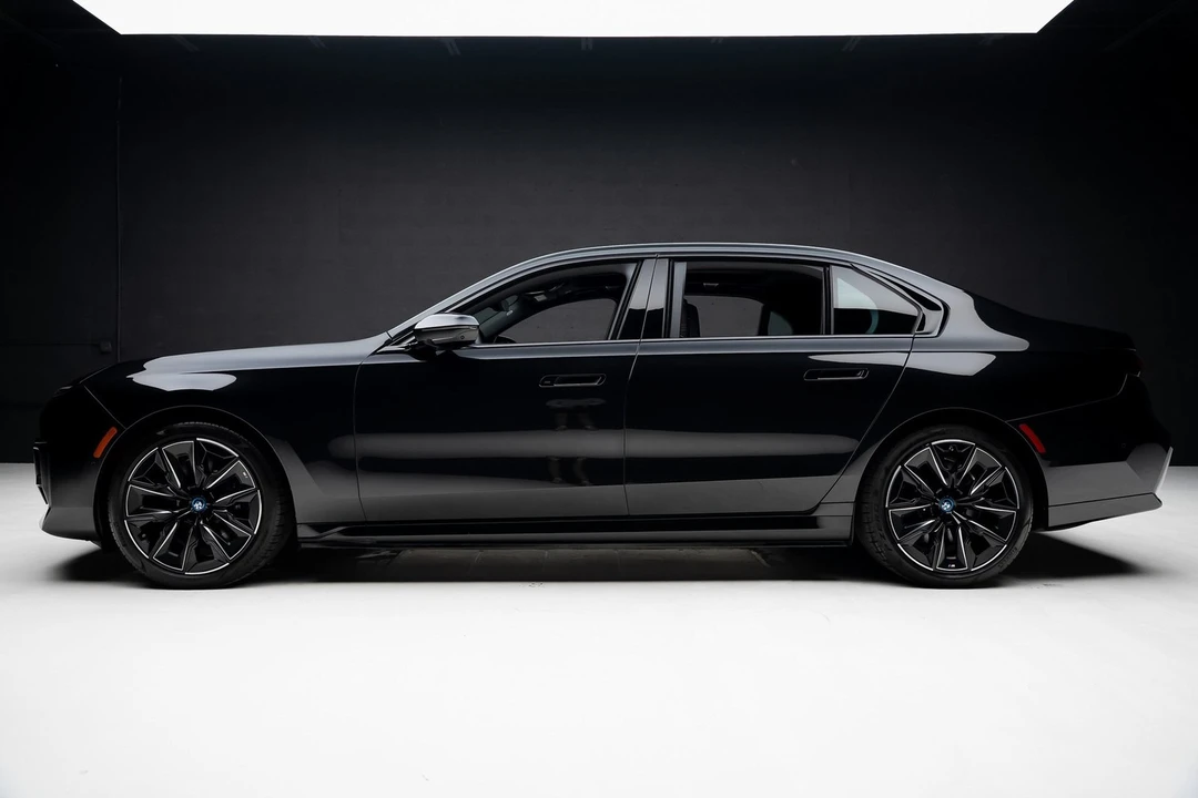 2023 BMW G70 7 Series - Image 16 of 21
