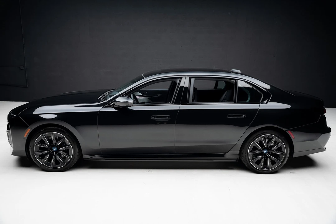 2023 BMW G70 7 Series - Image 15 of 21