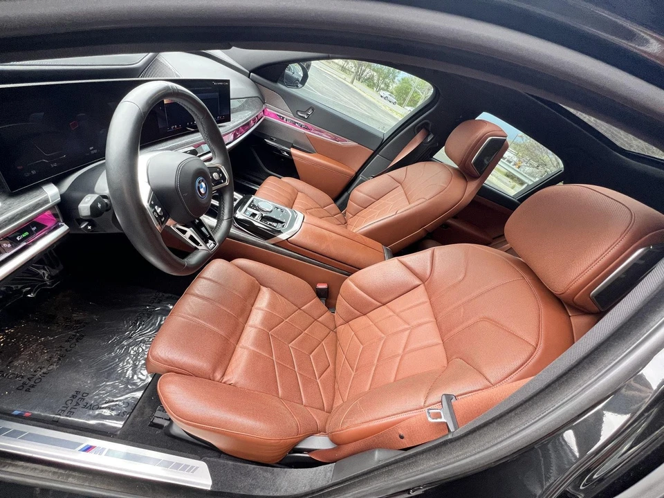 2023 BMW G70 7 Series - Image 10 of 17