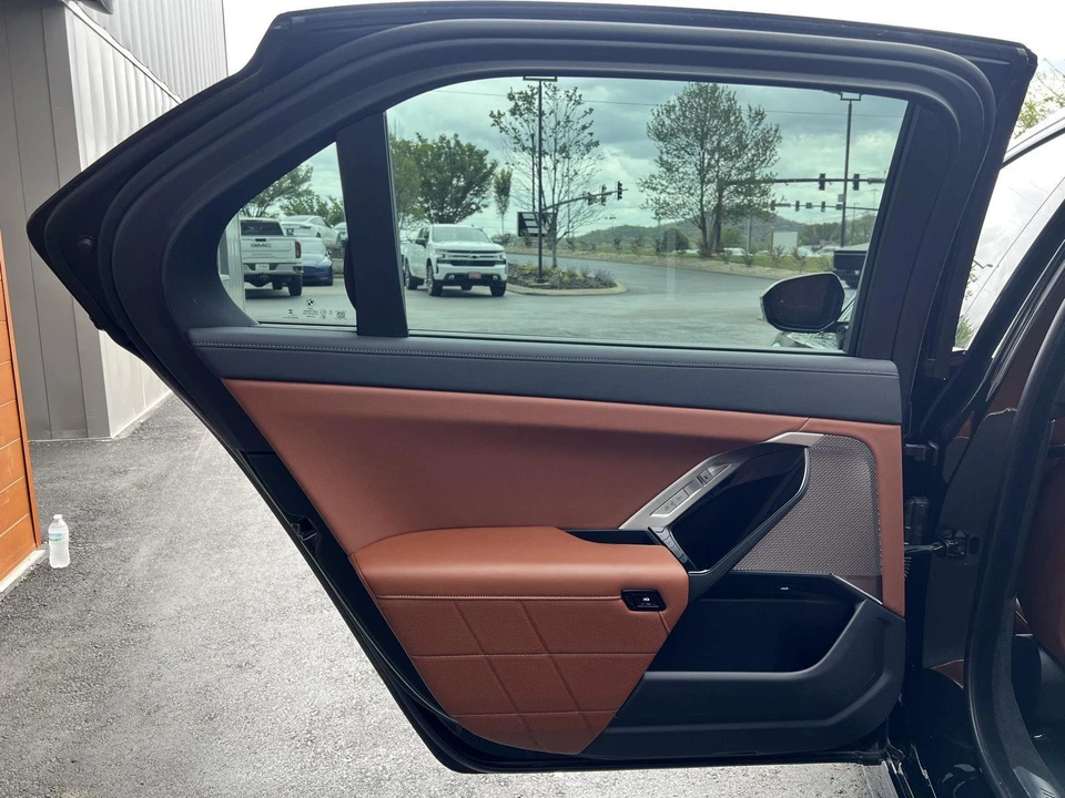 2023 BMW G70 7 Series - Image 7 of 17