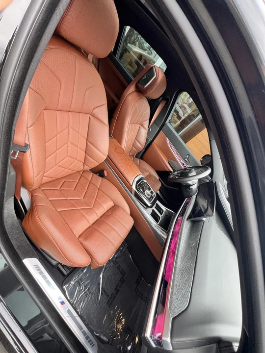 2023 BMW G70 7 Series - Image 12 of 17