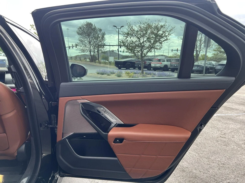 2023 BMW G70 7 Series - Image 13 of 17