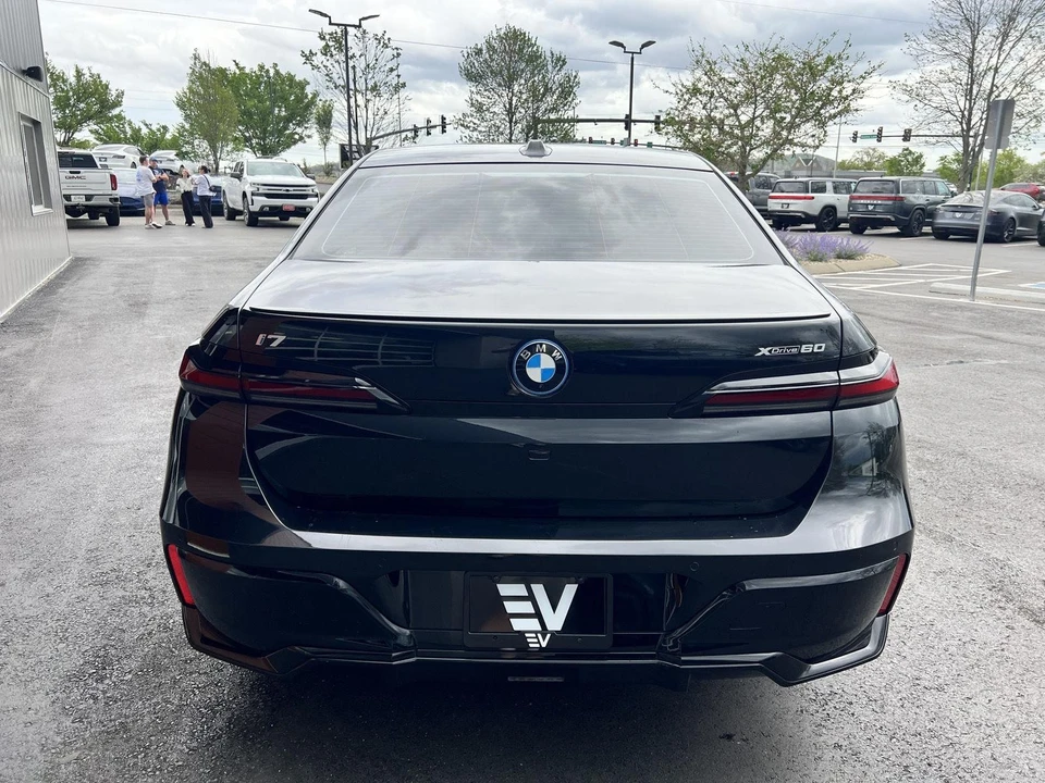 2023 BMW G70 7 Series - Image 5 of 17