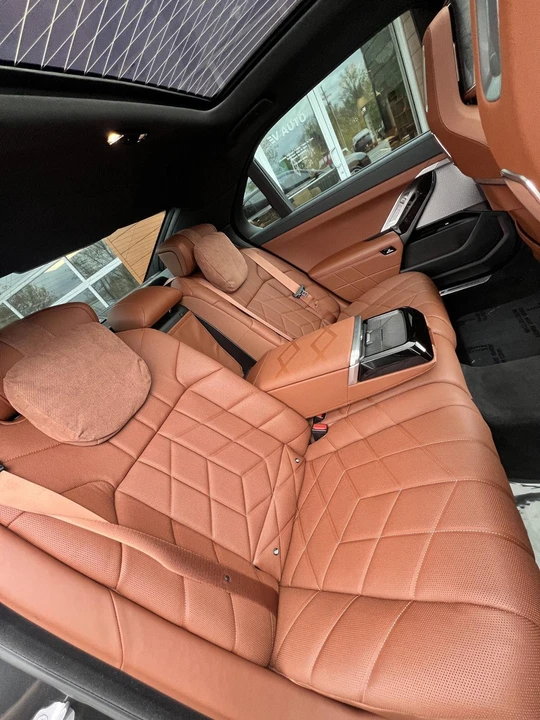 2023 BMW G70 7 Series - Image 15 of 17