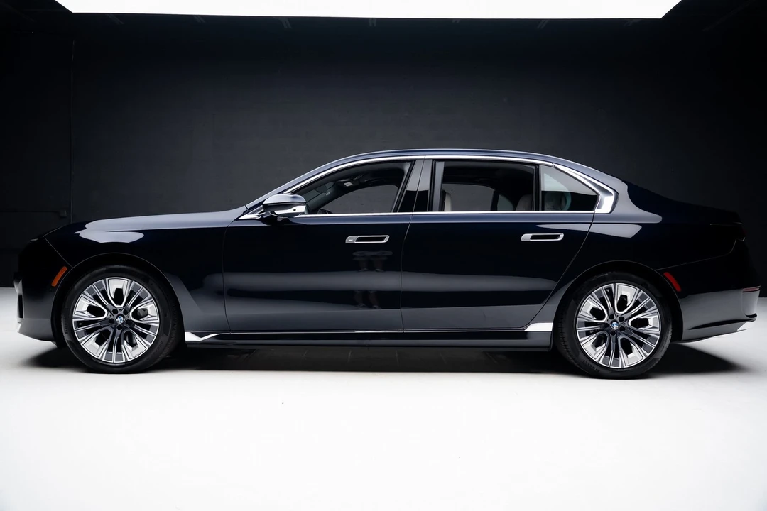 2023 BMW G70 7 Series - Image 18 of 21