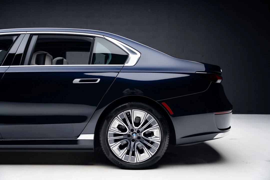 2023 BMW G70 7 Series - Image 21 of 21