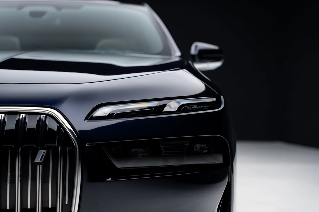 2023 BMW G70 7 Series - Image 10 of 21
