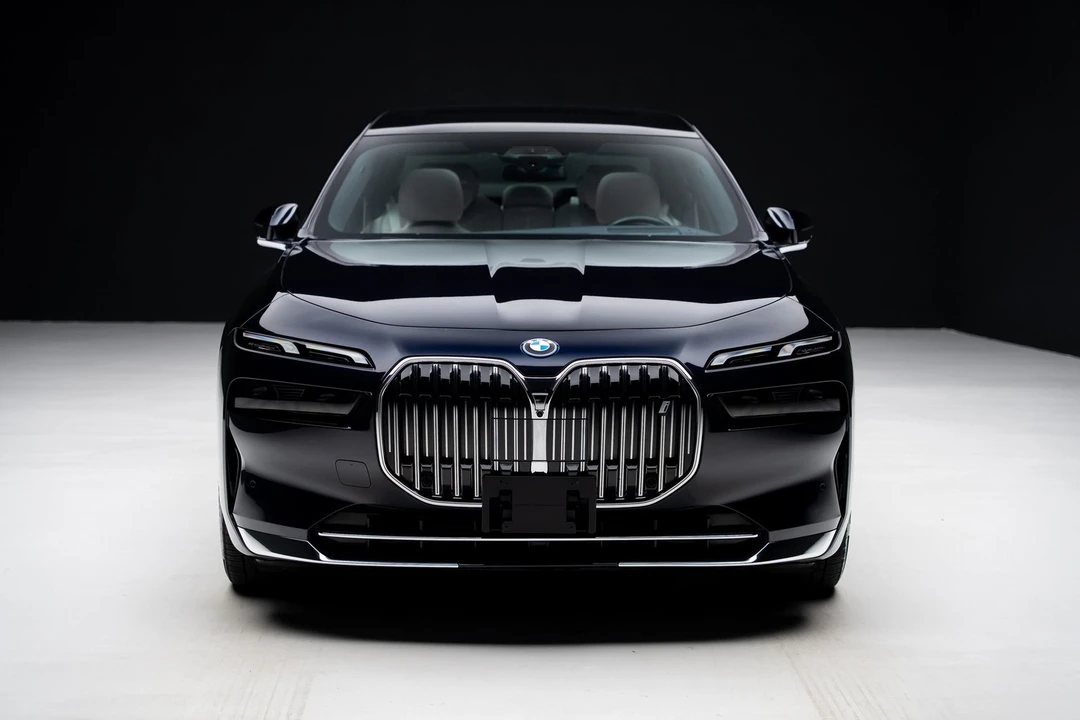 2023 BMW G70 7 Series - Image 7 of 12