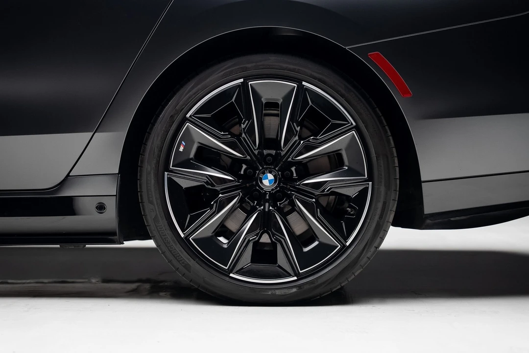 2023 BMW G70 7 Series - Image 20 of 21