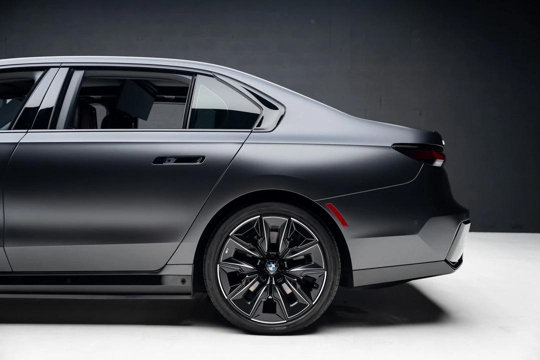 2023 BMW G70 7 Series - Image 19 of 21
