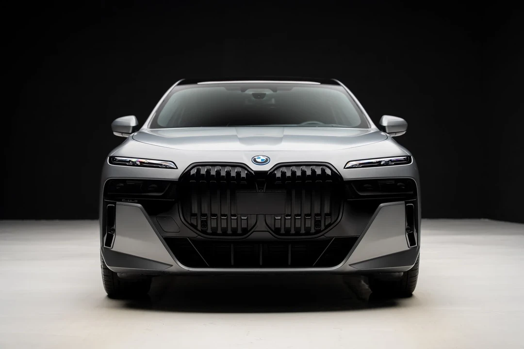 2023 BMW G70 7 Series - Image 8 of 12
