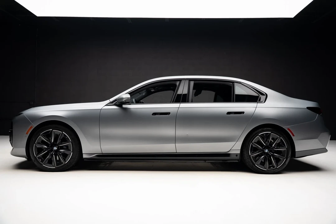 2023 BMW G70 7 Series - Image 17 of 21