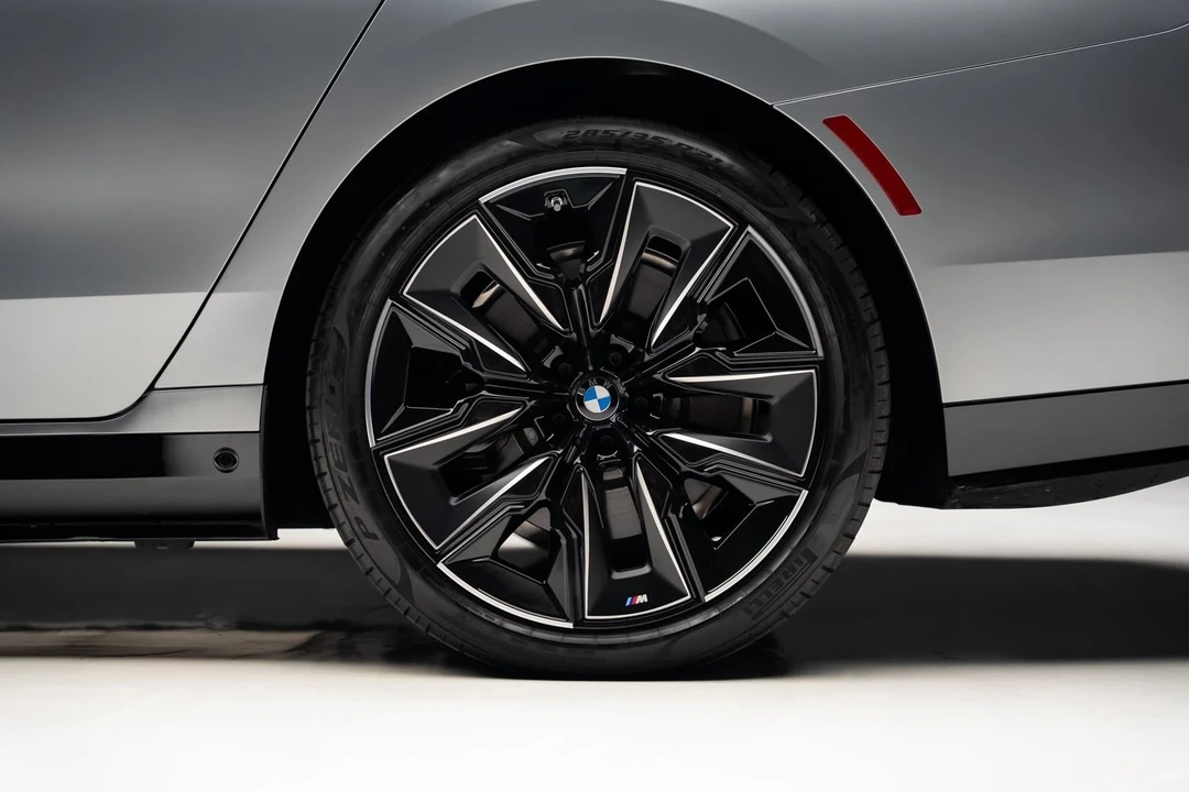 2023 BMW G70 7 Series - Image 21 of 21