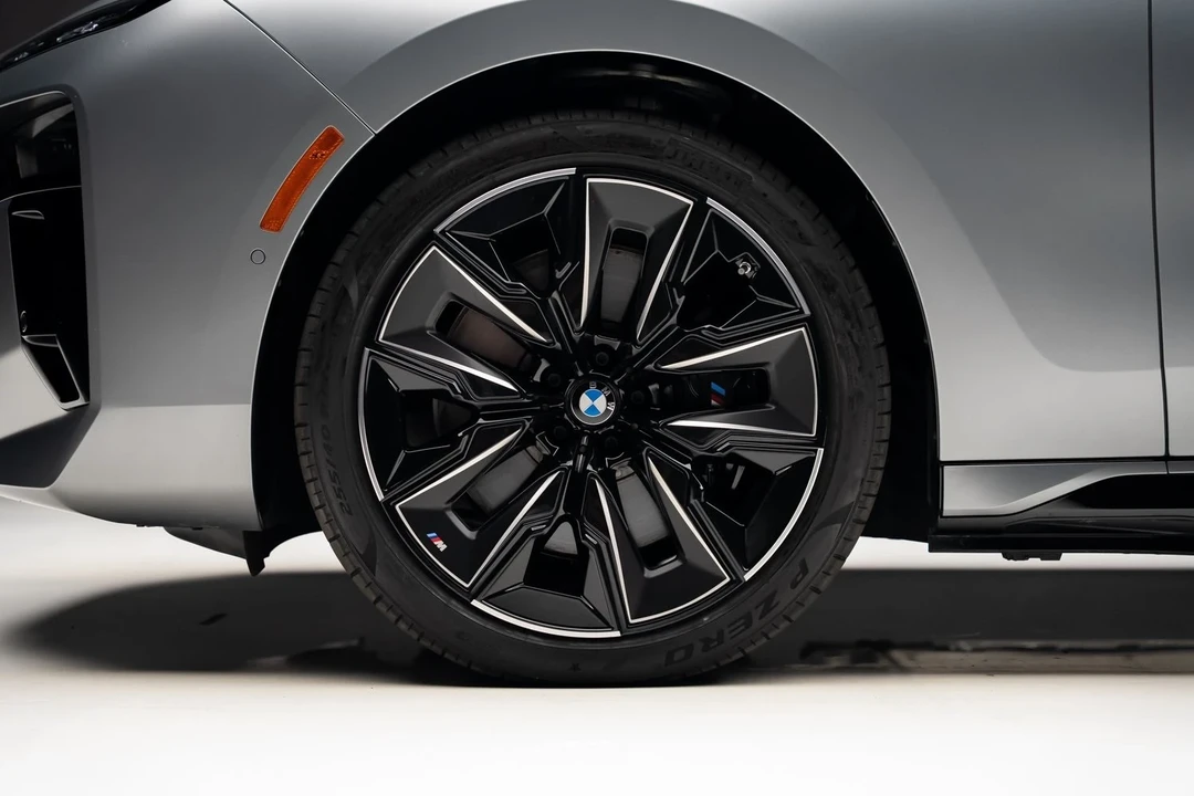 2023 BMW G70 7 Series - Image 19 of 21