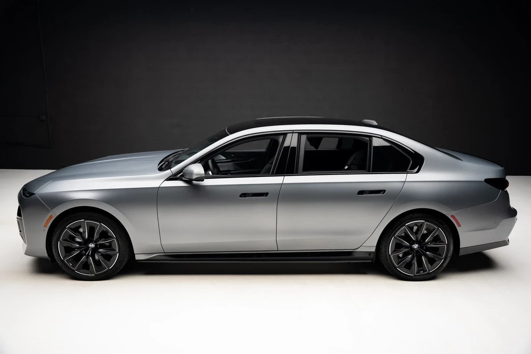 2023 BMW G70 7 Series - Image 16 of 21