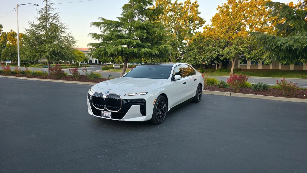 2023 BMW G70 7 Series - Image 9 of 31