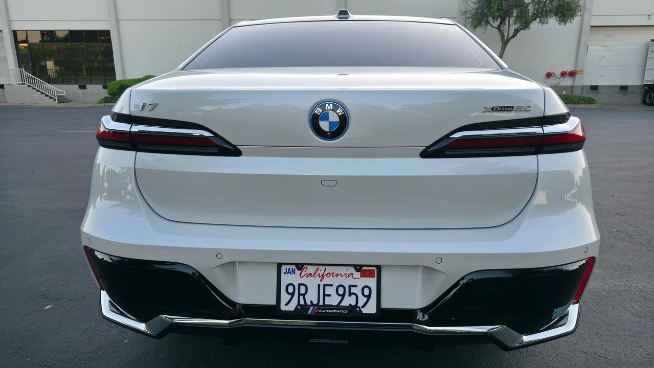 2023 BMW G70 7 Series - Image 25 of 31