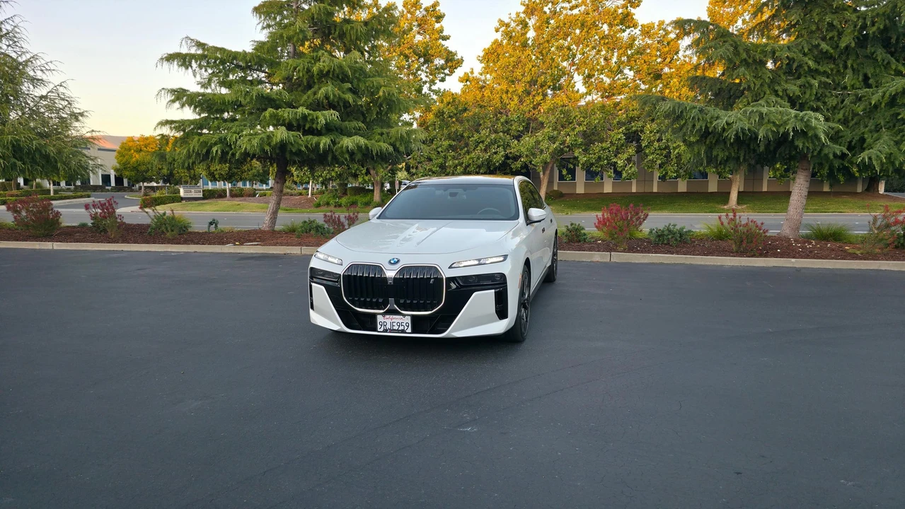 2023 BMW G70 7 Series - Image 8 of 31