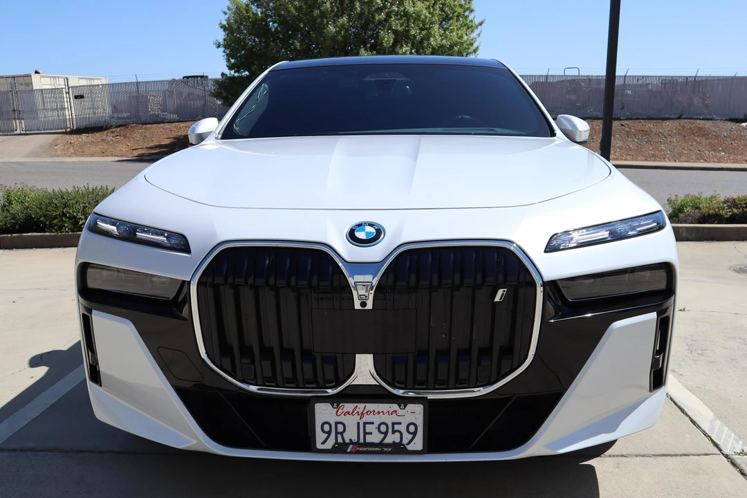 2023 BMW G70 7 Series - Image 2 of 31