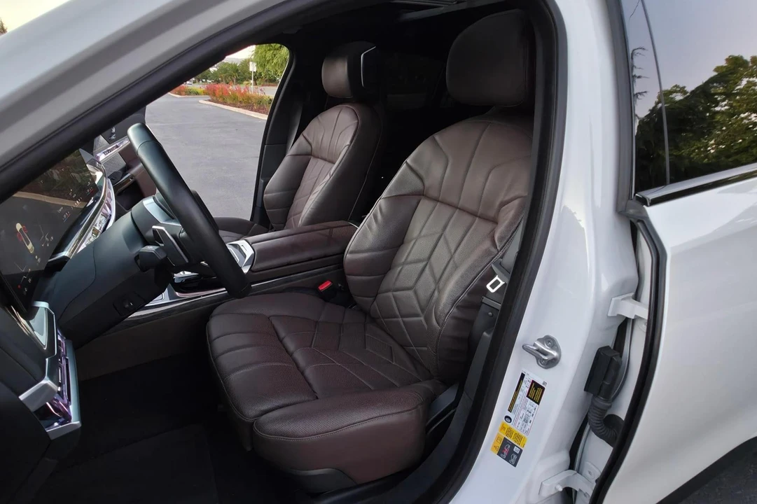 2023 BMW G70 7 Series - Image 31 of 31