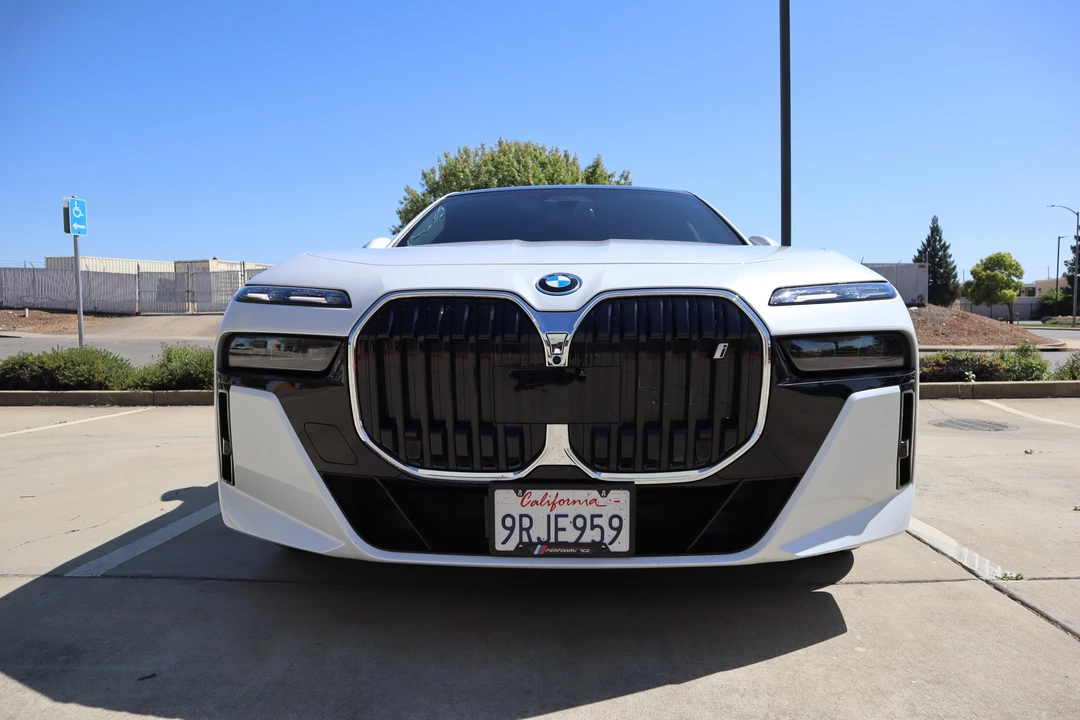 2023 BMW G70 7 Series - Image 7 of 31