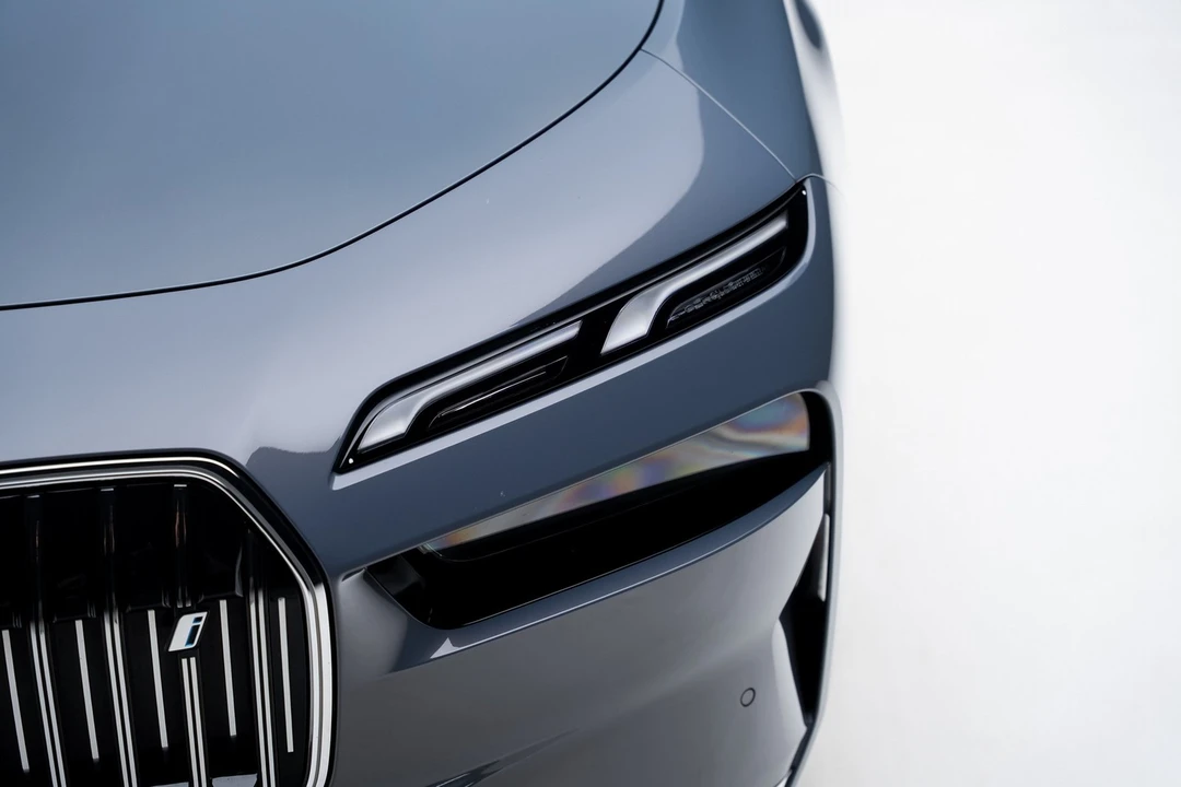 2023 BMW G70 7 Series - Image 11 of 12
