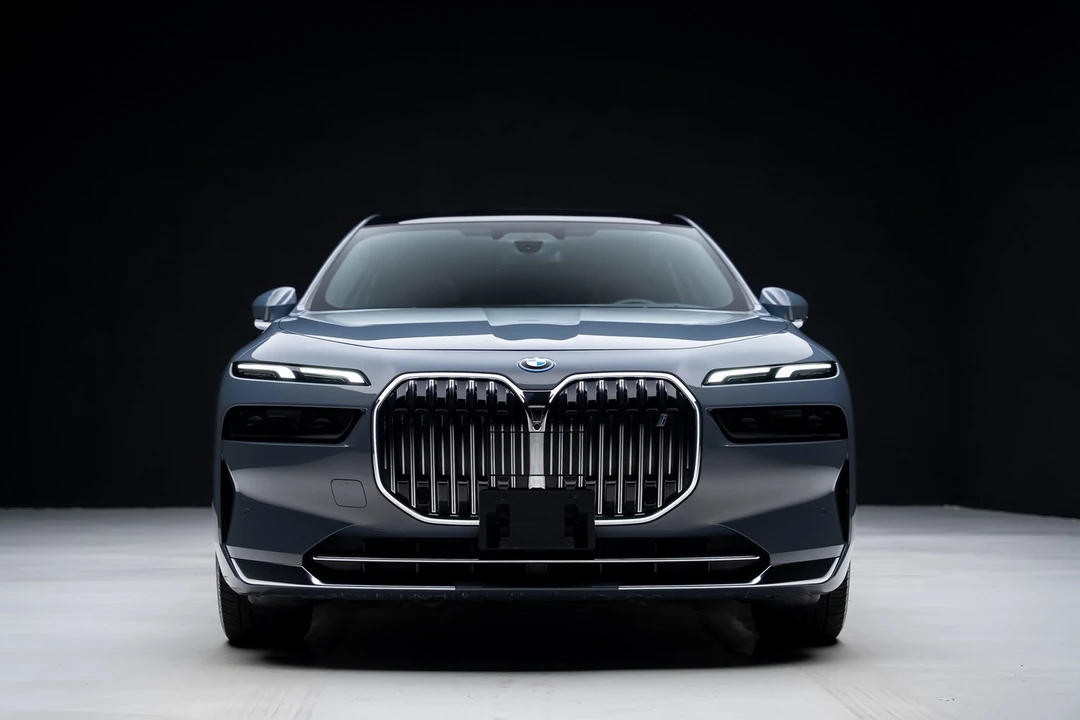 2023 BMW G70 7 Series - Image 8 of 21