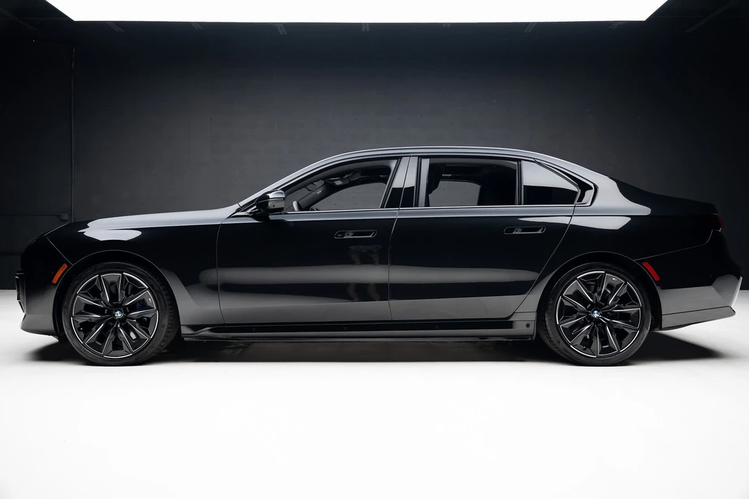 2023 BMW G70 7 Series - Image 18 of 21