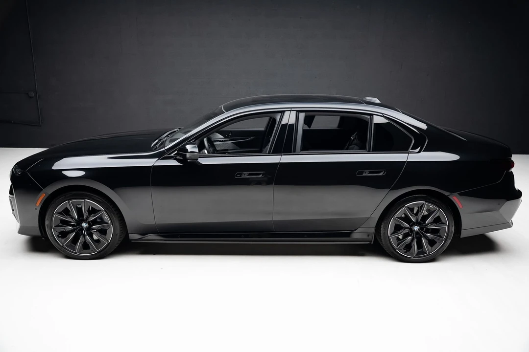 2023 BMW G70 7 Series - Image 17 of 21