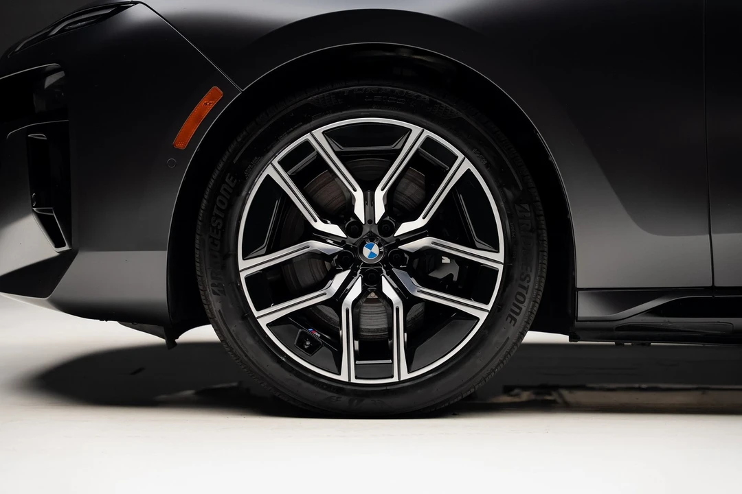 2023 BMW G70 7 Series - Image 18 of 21