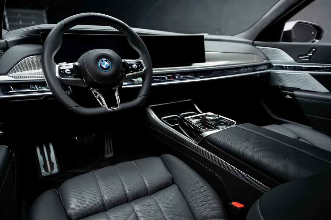 2023 BMW G70 7 Series - Image 2 of 21