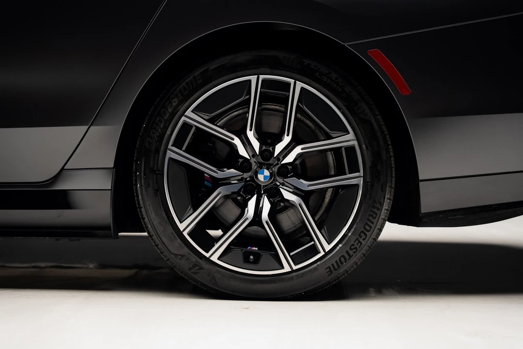 2023 BMW G70 7 Series - Image 20 of 21