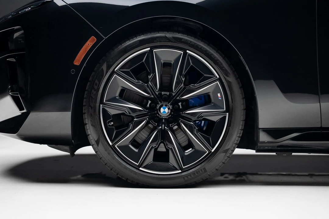 2023 BMW G70 7 Series - Image 18 of 21