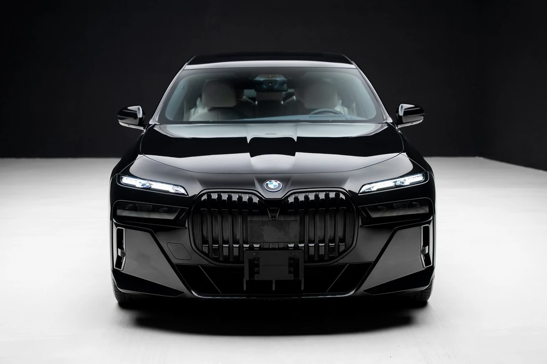 2023 BMW G70 7 Series - Image 6 of 12