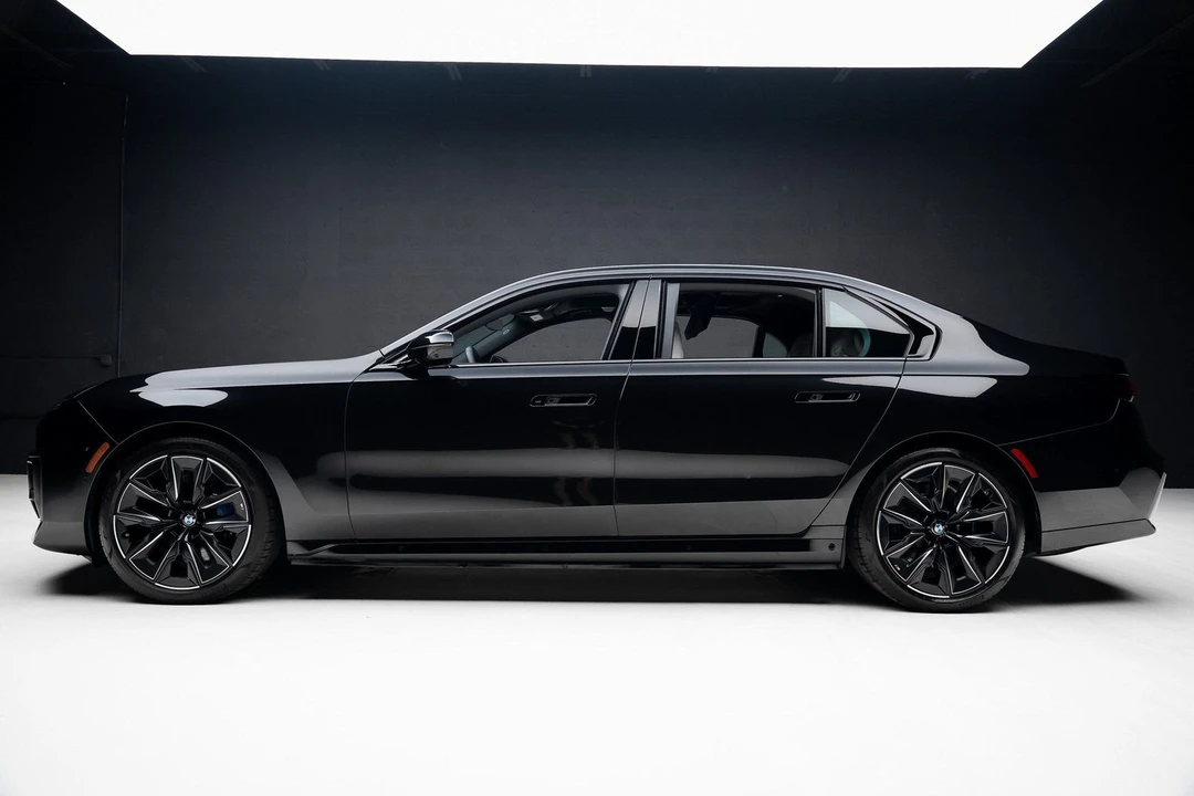 2023 BMW G70 7 Series - Image 16 of 21