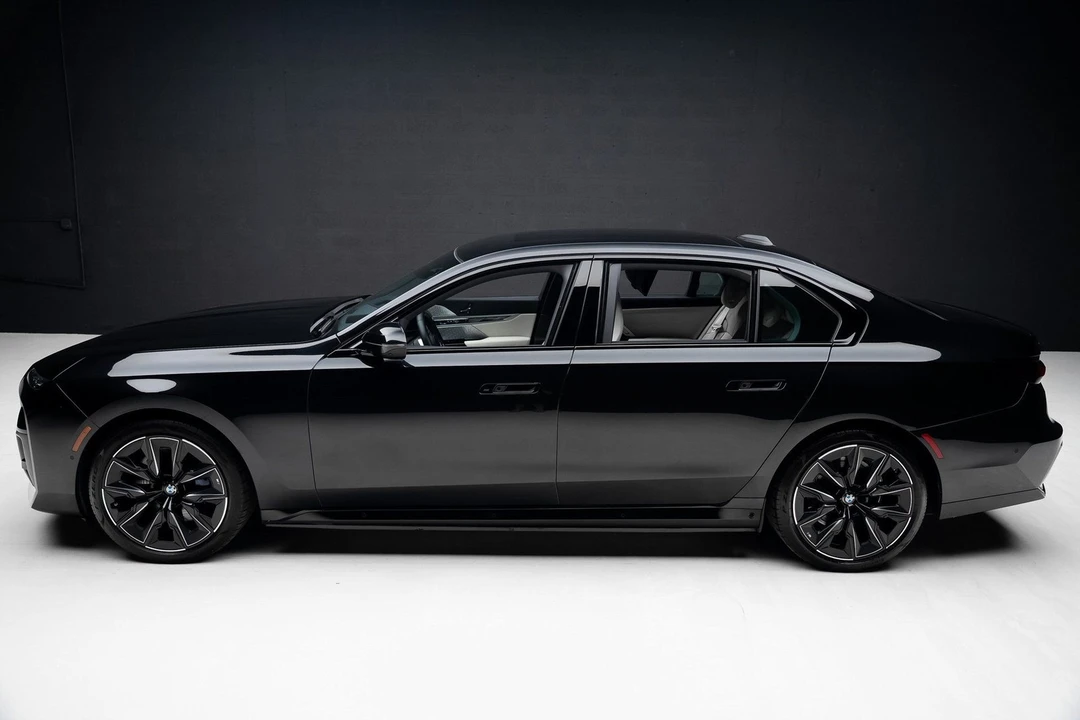 2023 BMW G70 7 Series - Image 15 of 21