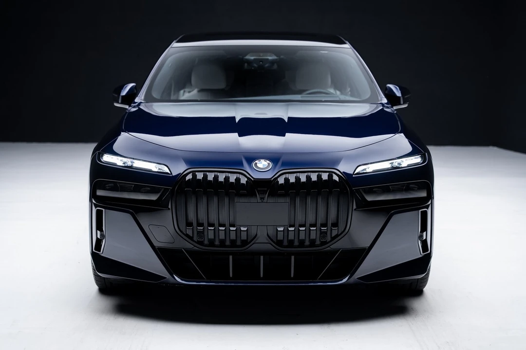 2023 BMW G70 7 Series - Image 8 of 12