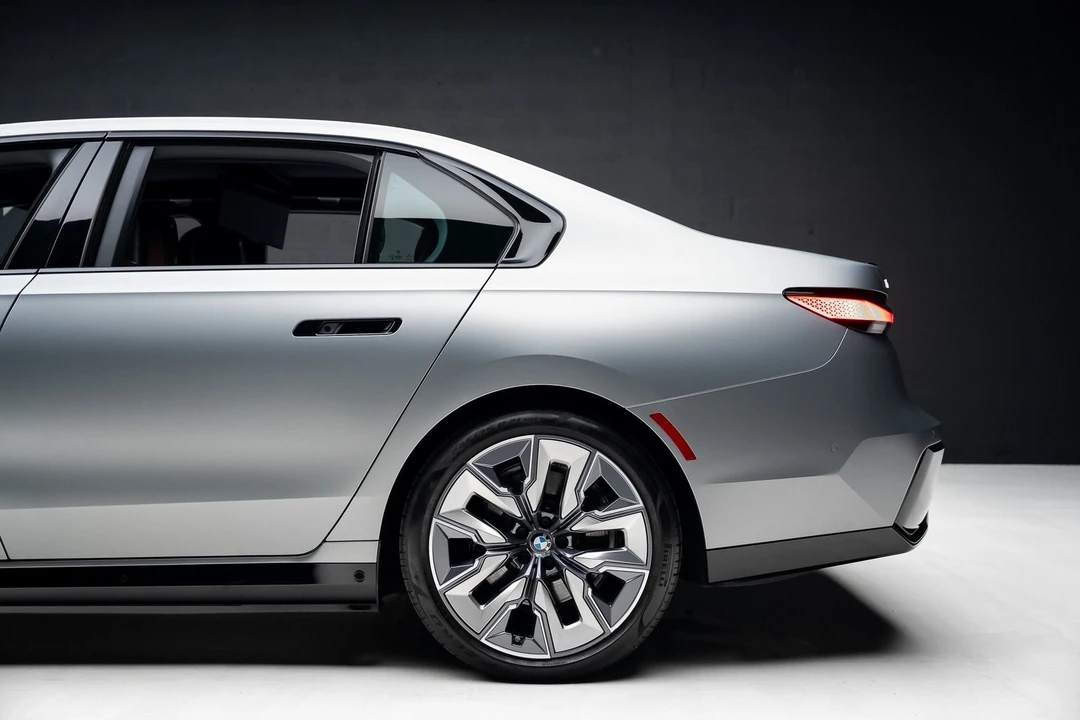 2023 BMW G70 7 Series - Image 19 of 21