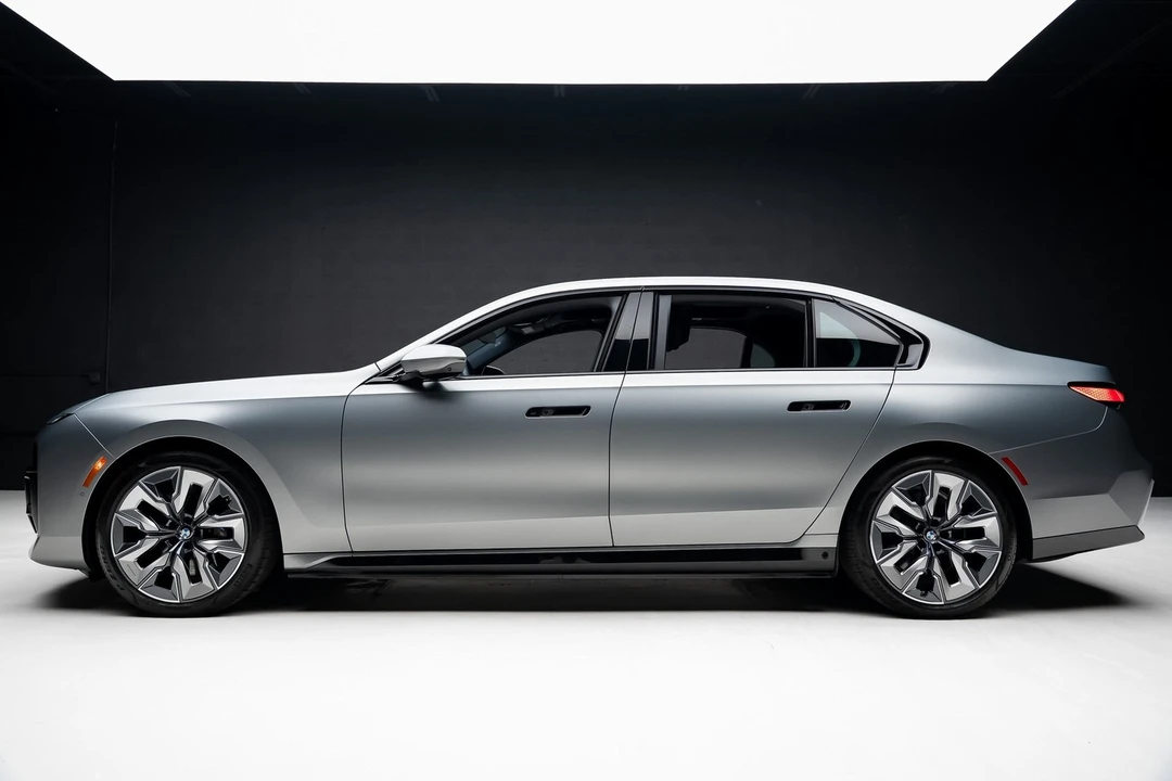 2023 BMW G70 7 Series - Image 16 of 21