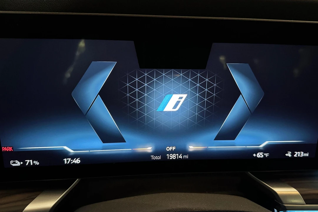 2023 BMW G70 7 Series - Image 30 of 31