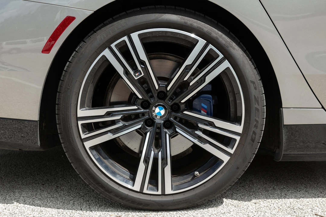 2023 BMW G70 7 Series - Image 25 of 31