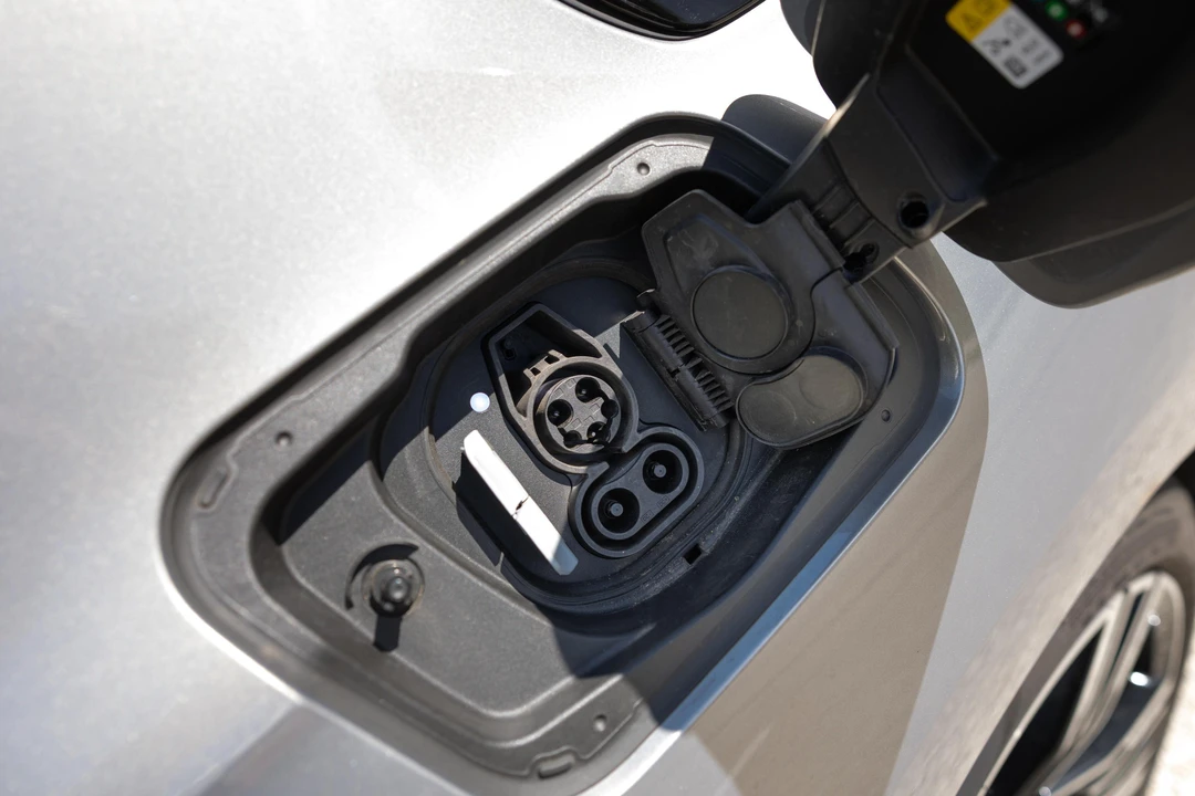 2023 BMW G70 7 Series - Image 18 of 31