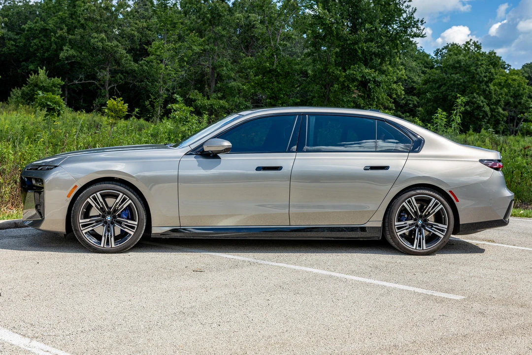2023 BMW G70 7 Series - Image 8 of 31