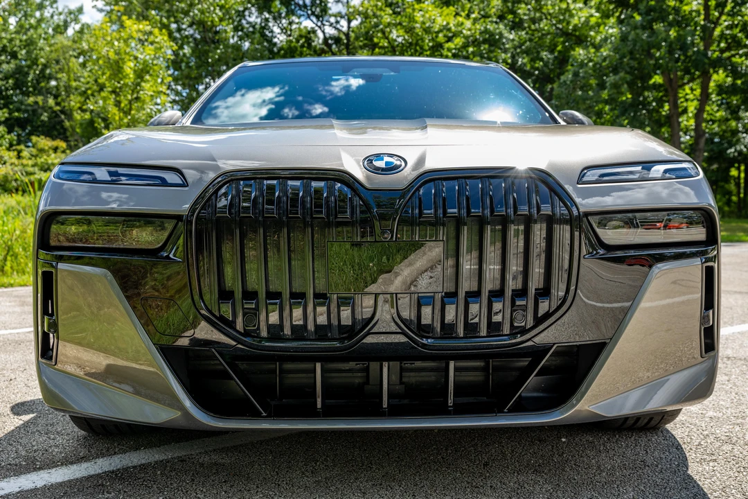 2023 BMW G70 7 Series - Image 7 of 31