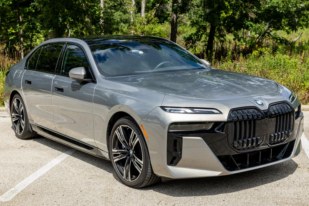 2023 BMW G70 7 Series - Image 11 of 31