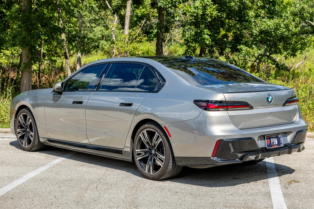2023 BMW G70 7 Series - Image 4 of 31