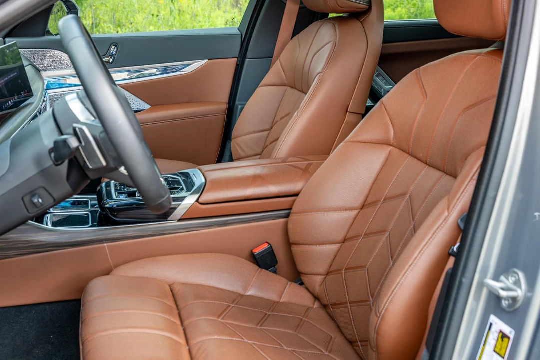 2023 BMW G70 7 Series - Image 28 of 31
