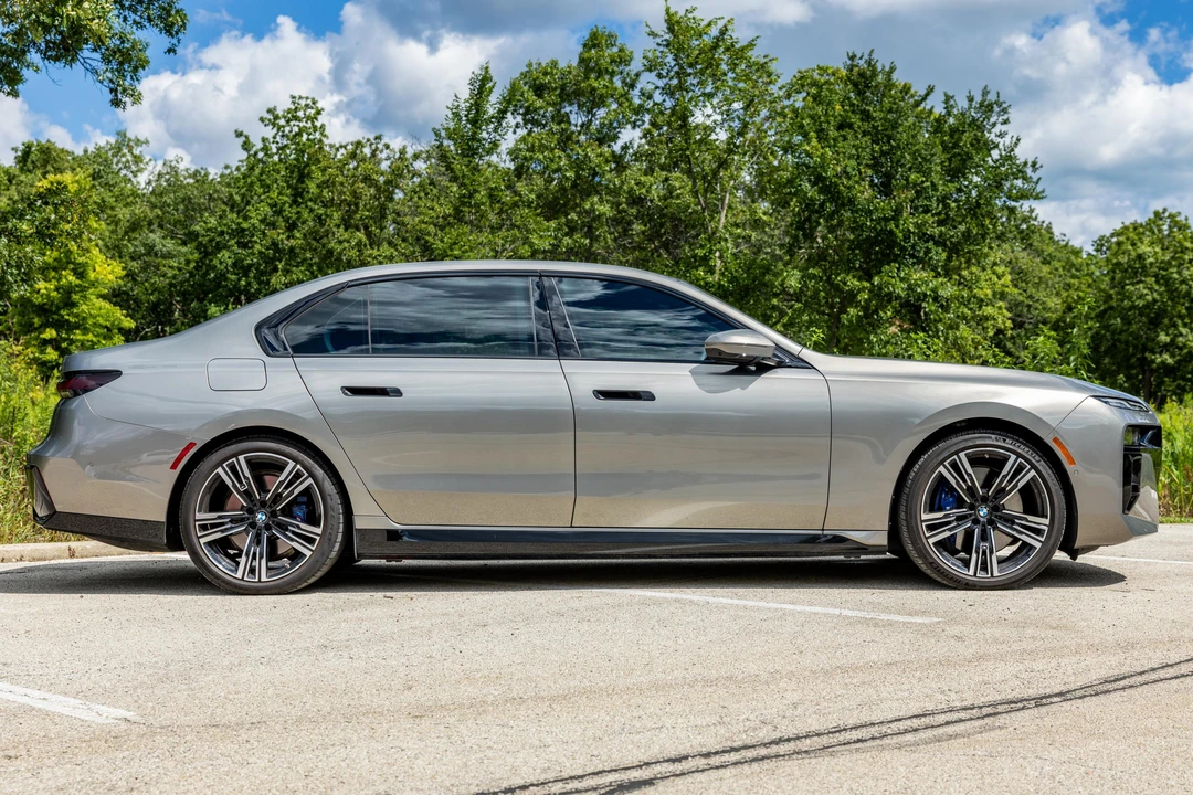 2023 BMW G70 7 Series - Image 3 of 31